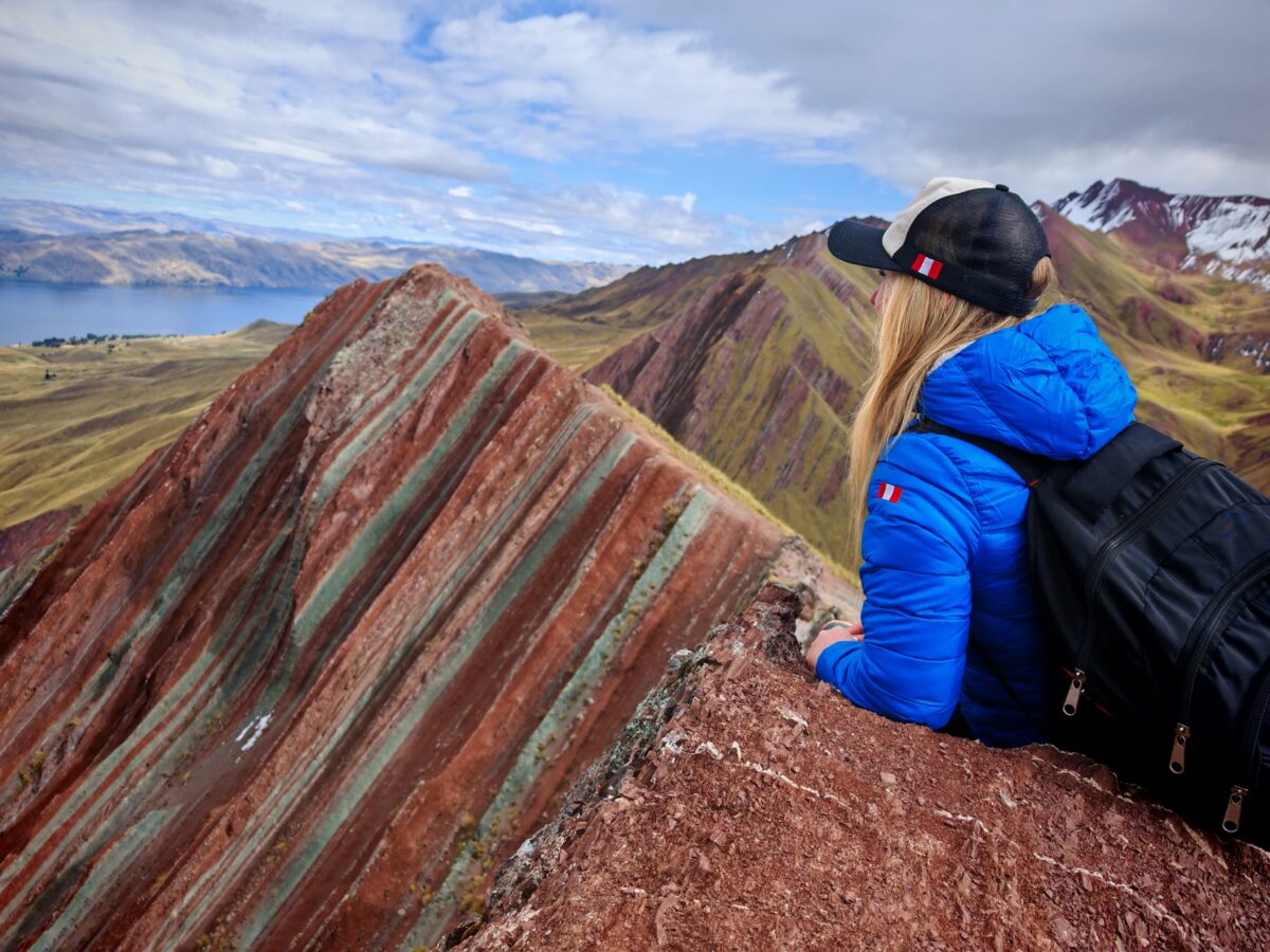 Montagne aux 7 Couleurs, Vinicunca La Montagne aux 7 Couleurs (Vinicunca) avec ses strates colorées.